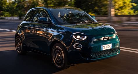 Fiat's New Electric 500 Hatchback Debuts In Special 'La Prima' Edition ...