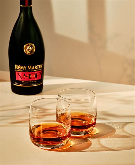 The best glasses for drinking cognac - Rémy Martin USA