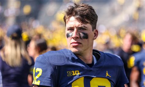 Michigan football players have Cade McNamara’s back after losing job