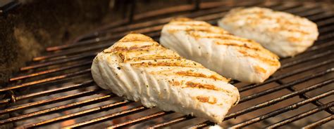 How to: fish fillets on the grill or cedar plank | Kingsford®