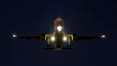 What All Those Striking Aircraft Lights Actually Mean | IE