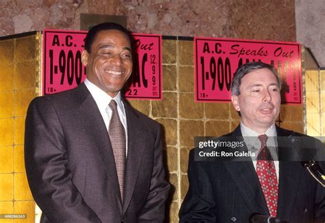 Athlete Al Cowlings and his attorney Donald Re attend a press... News ...