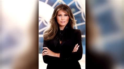 White House Releases Official Portrait of Melania Trump – Take a Look ...