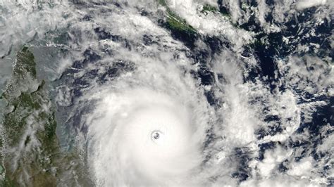 Weather Australia: cyclone warning from Bureau of Meteorology | news ...