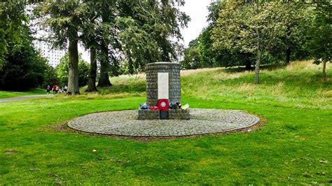 Monument at Calendar Park dedicated to Wallace and those who died at the Battle of Falkirk. 22nd ...