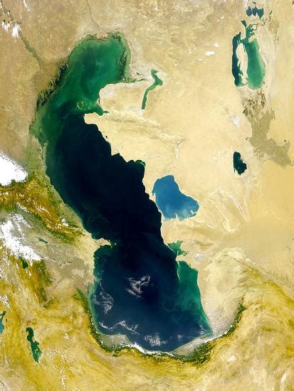 'Vue Satellite De La Mer Caspienne 1999 Nasa' Photo | AllPosters.com