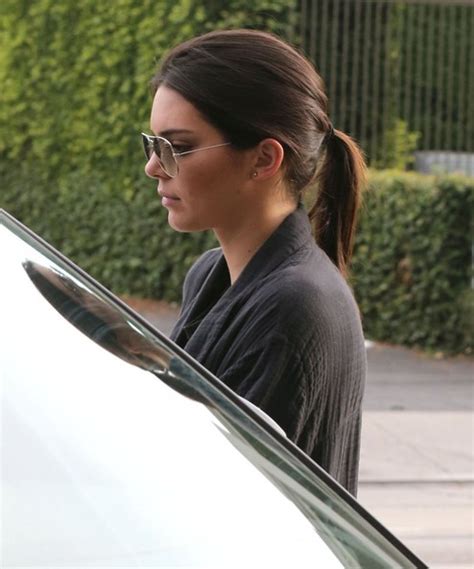 Kendall Jenner Gets a Range Rover for Her Sweet Sixteen - autoevolution