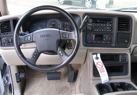 2003 Gmc yukon interior dimensions