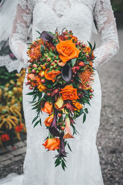 Beautiful Fall Wedding Bouquets to Inspire Your Big Day