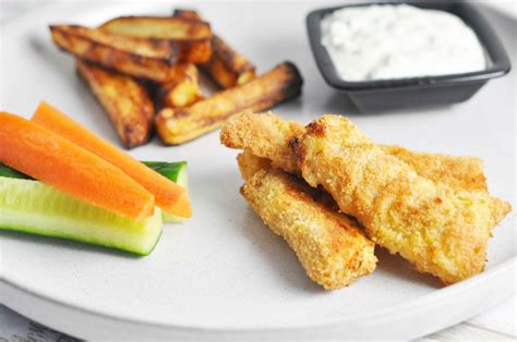 Homemade fish and chips in the oven - crispy and healthy!