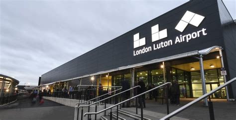 Luton Airport Arrivals Today - Live London Luton Flight Updates