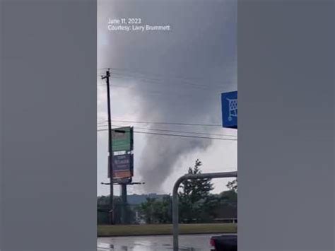 Watch a tornado form near a Crossville, TN Walmart - YouTube