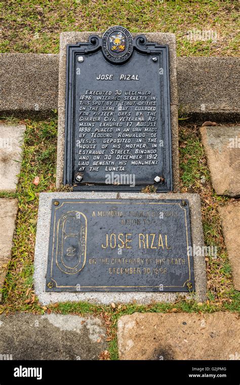 Jose Rizal burial place in Manila, Philippines Stock Photo - Alamy