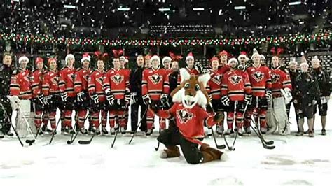 Calgary Hitmen share holiday spirit | CTV News