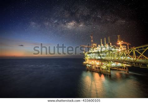 Offshore Construction Platform Production Oil Gas Stock Photo 433600105 | Shutterstock