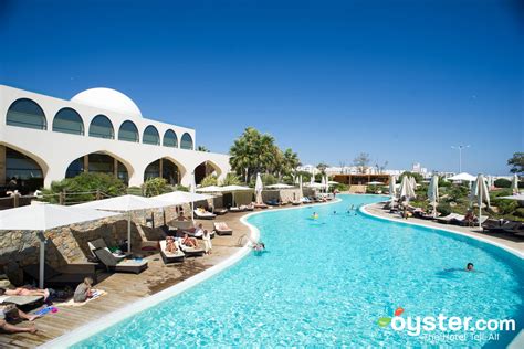 The 13 Best Beach Hotels in the Algarve, Portugal | Oyster.com