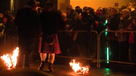 Stonehaven Fireballs Ceremony 2015 - YouTube