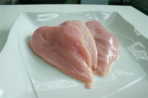 The White Stripes On Your Chicken Breast Might Be More Harmful Than You ...