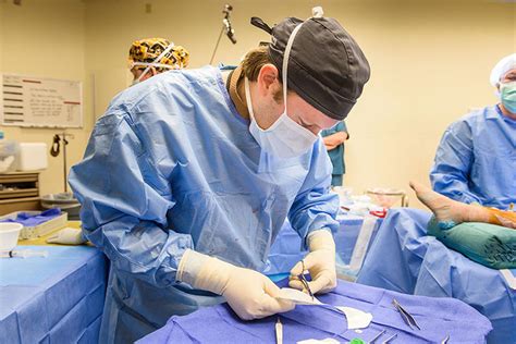 MU Orthopaedic Surgeon First in Missouri to Perform Novel Knee-Cartilage Repair - MU Health Care