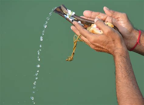 Mahalaya...Tarpan at Damodar, Durgapur | Mahalaya marks the … | Flickr