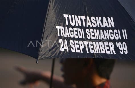 TUNTASKAN TRAGEDI SEMANGGI II | ANTARA Foto