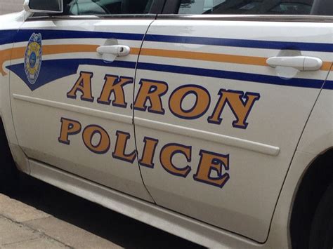 Akron police officer wins $30,000 settlement in lawsuit against chief, city - cleveland.com