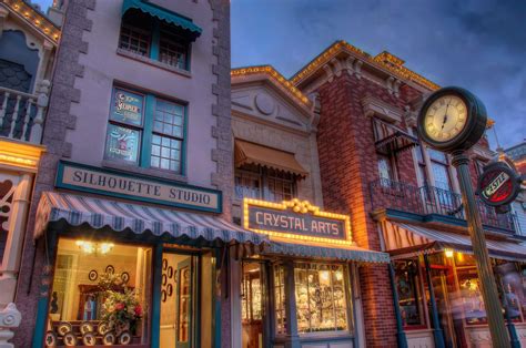 Main Street | Disneyland main street, Main street usa, Disneyland photos