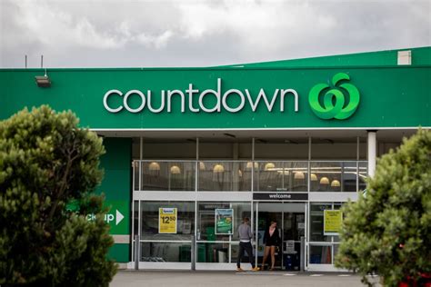 Covid-19: Countdown cans restrictions on goods for now | RNZ News