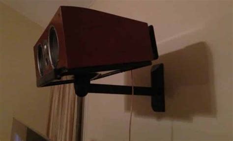 How To Mount Heavy Speakers On A Wall - BoomSpeaker