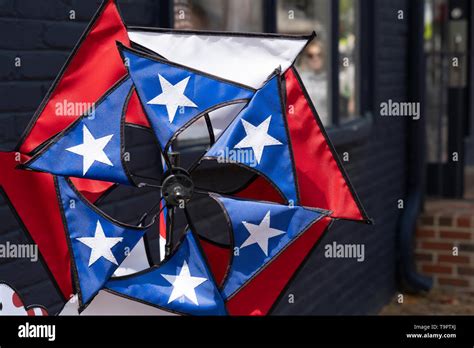 Catherine wheel firework hi-res stock photography and images - Alamy