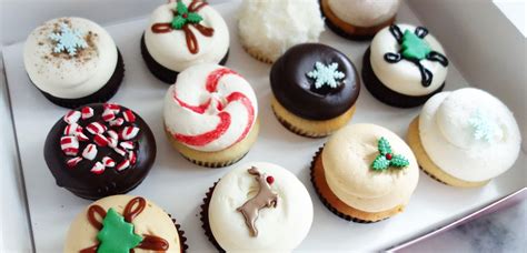 Georgetown Cupcake | DC Gourmet Cupcakes | Holiday cupcakes, Gourmet ...