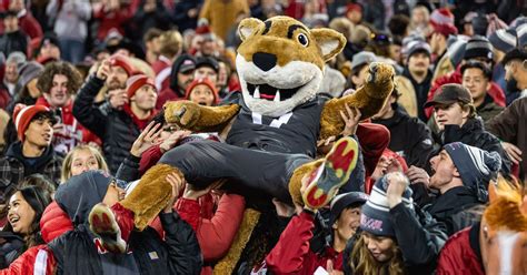 Washington State visits Washington in the 2023 Apple Cup (GAME THREAD ...