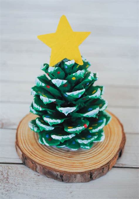 5 Crafts with Pine Cones - You are Mom