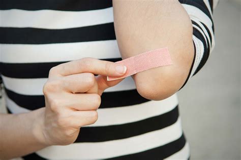 Is That Cut or Scrape Infected? Signs You Shouldn't Ignore | Reader's Digest