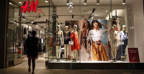 Hennes & Mauritz Rolls Back on New Store Openings - WSJ