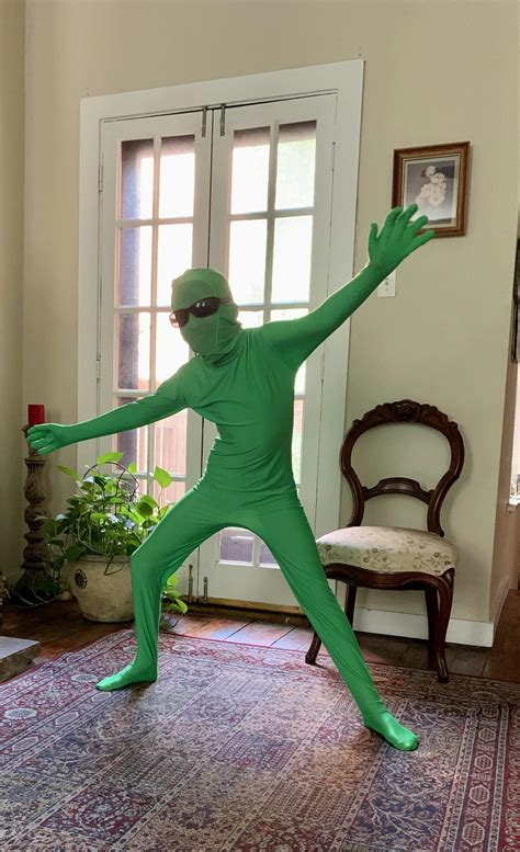 Kids Green Screen Suit, Chroma Key Custom-Dyed VFX Clothes by Sync – ChromaKeySuit.com