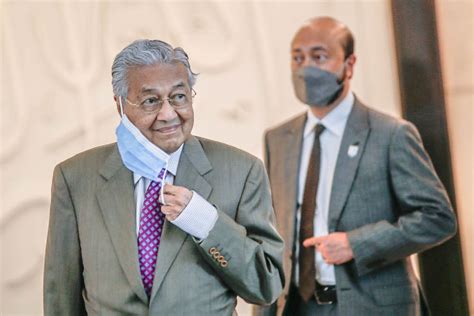 Dr Mahathir admitted to IJN, to undergo full medical check-up