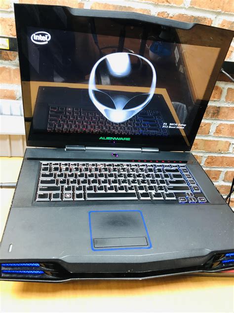 Please tell me what model Alienware laptop this is ... : r/Alienware