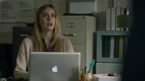 Apple MacBook Laptop Used By Justine Lupe As Holly Gibney In Mr ...