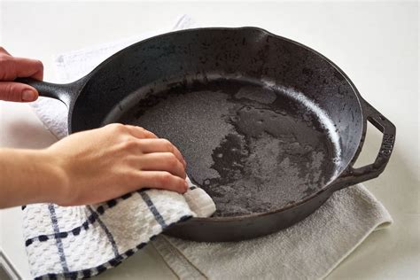 How To Season a Cast Iron Skillet | Iron skillet cleaning, Cast iron ...