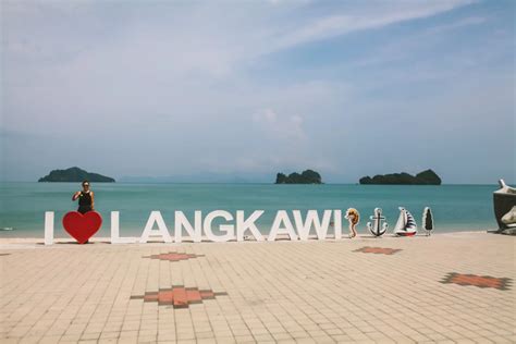 THE 5 BEST BEACHES IN LANGKAWI [MALAYSIA]