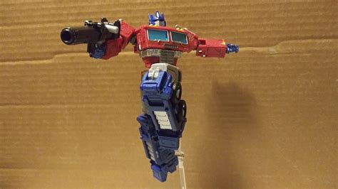 Earthrise Optimus Prime review (McToyReviewer69) - YouTube