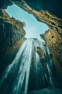 11+ Breathtaking Iceland Waterfalls near Reykjavik - tosomeplacenew