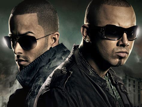 Crazy World: All about Wisin & Yandel. Their lives, secrets, and the next amazing concert