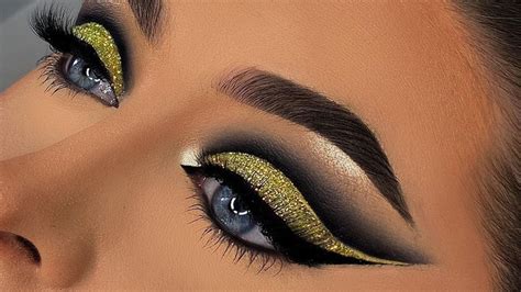 29 Glitter Cut Crease Ideas To Give Your Eye Makeup Ultimate Glamour