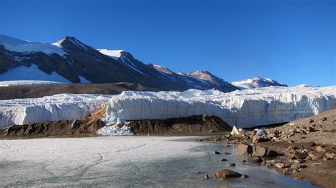 Anna'z Travels: Taylor Glacier and Blood Falls