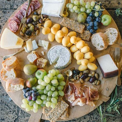 Create a pretty, epic cheese plate for your holiday party with these ...