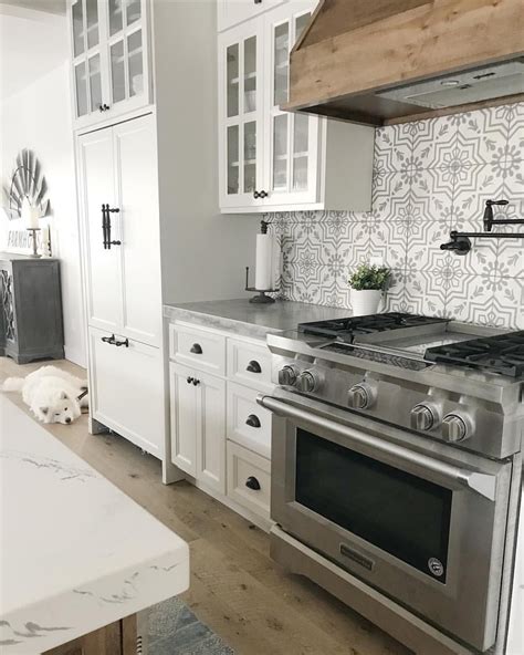 40 Latest Kitchen Backsplash Tile Ideas | Farmhouse kitchen backsplash, Modern farmhouse kitchen ...