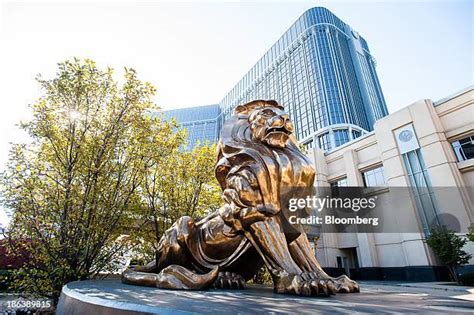 84 Mgm Lion Statue Stock Photos, High-Res Pictures, and Images - Getty Images