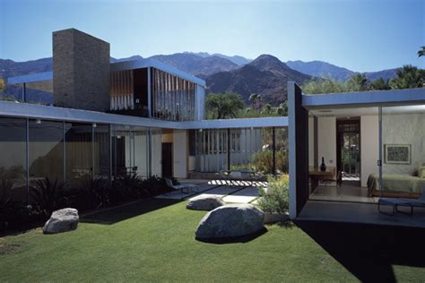 Gallery of AD Classics: Kaufmann House / Richard Neutra - 2